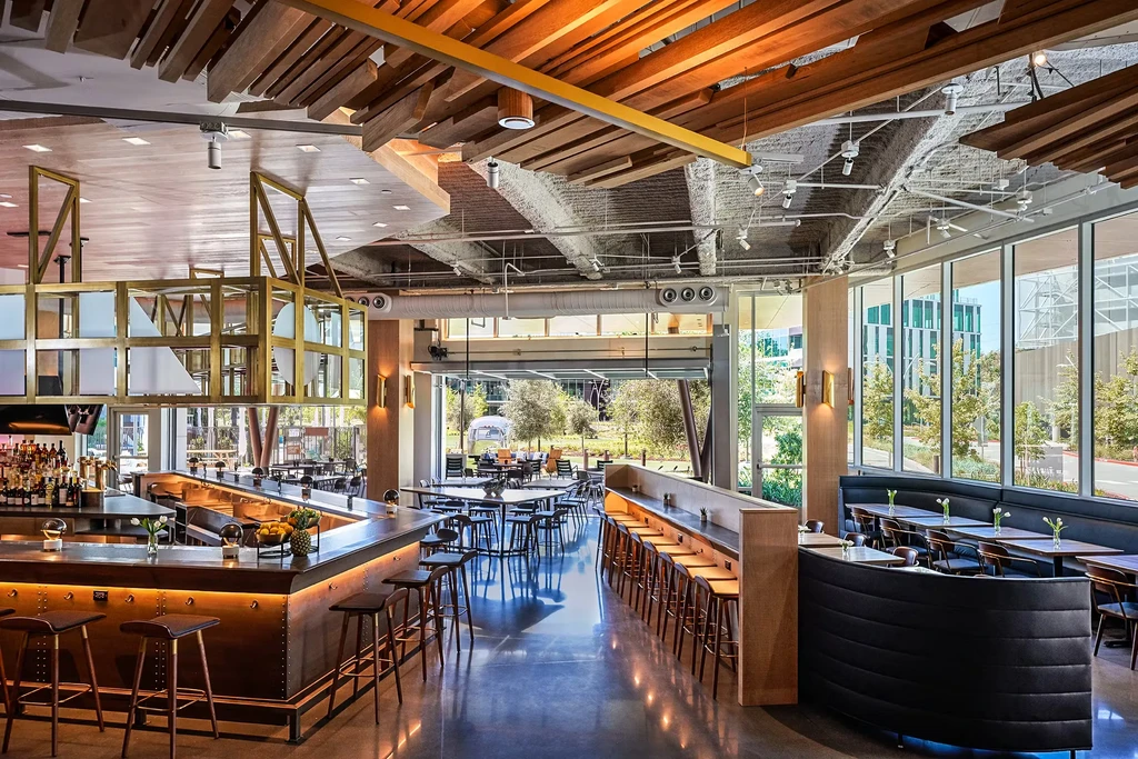 Roger Bar and Restaurant