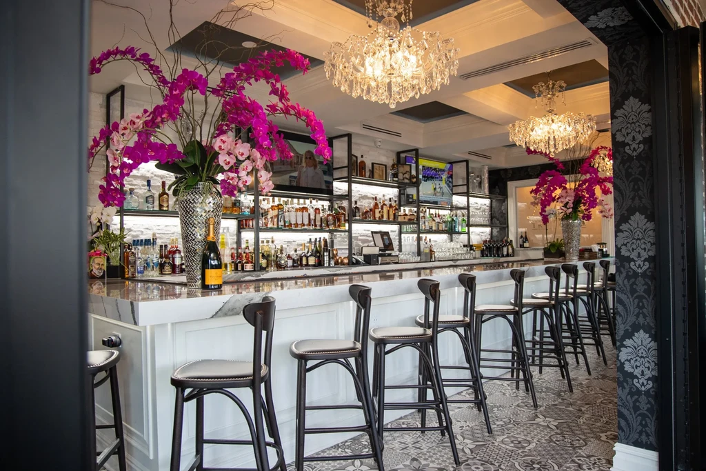 Deluca's Italian Restaurant