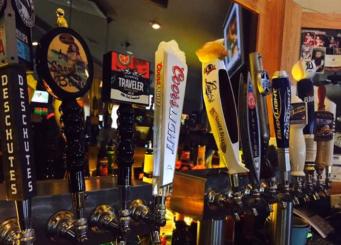 Crow's Nest Bar & Grill