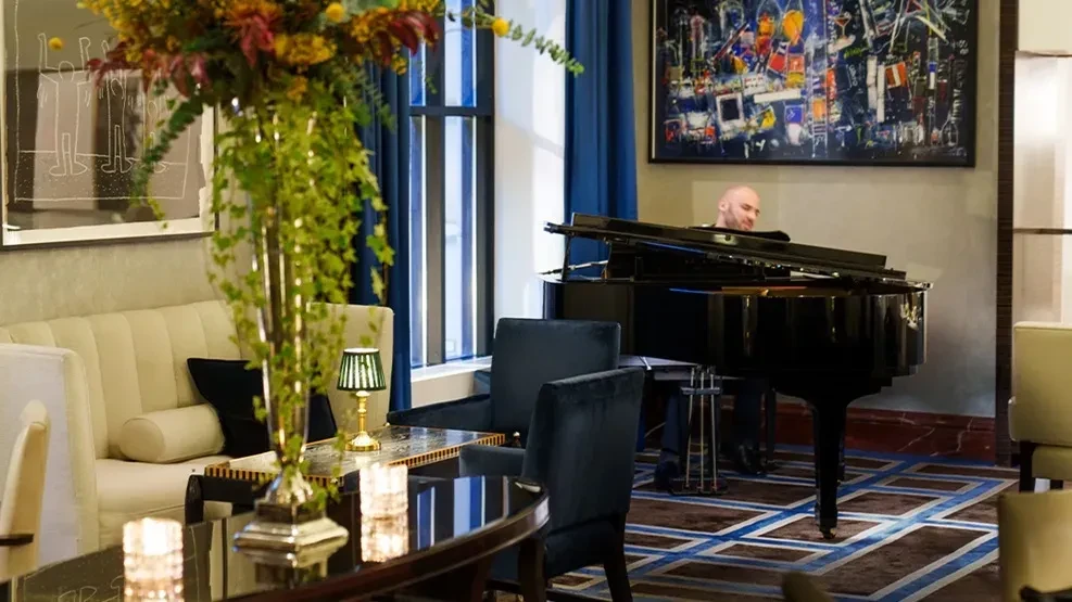 Gotham Lounge
