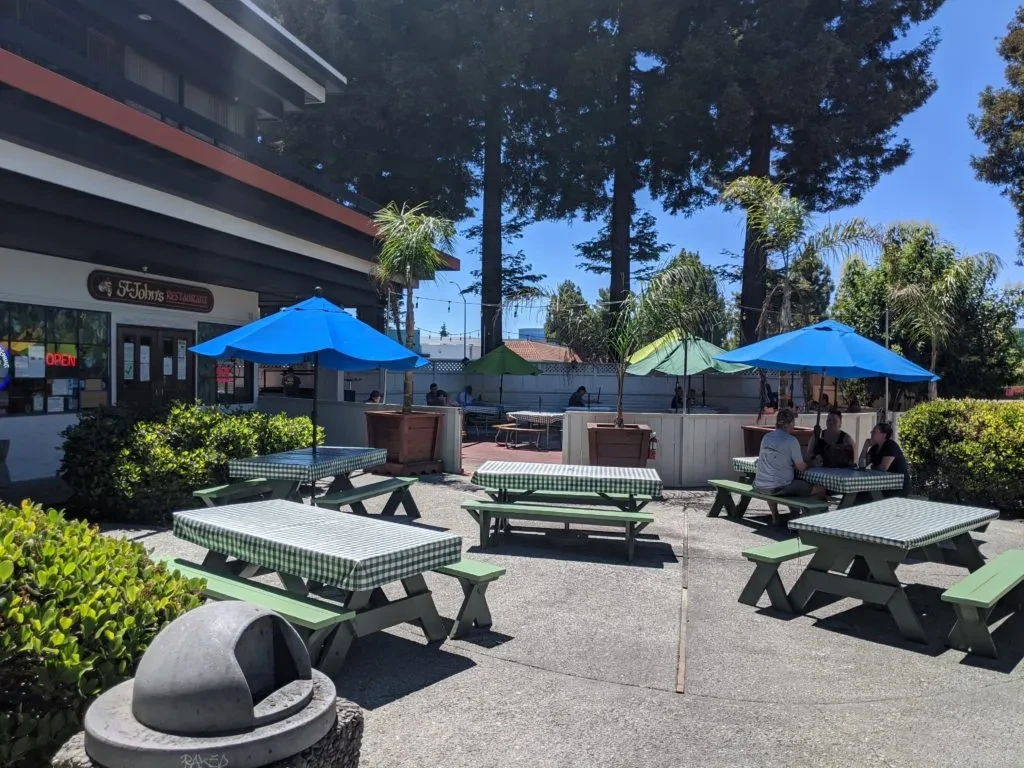 St. John's Bar & Grill