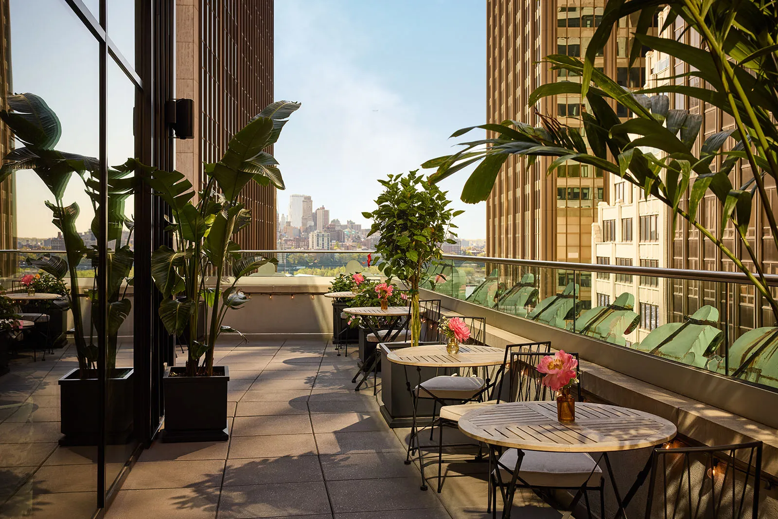 Lounge on Pearl