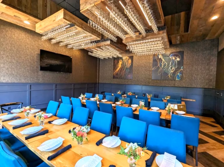 LouVino Douglass Hills Restaurant & Wine Bar