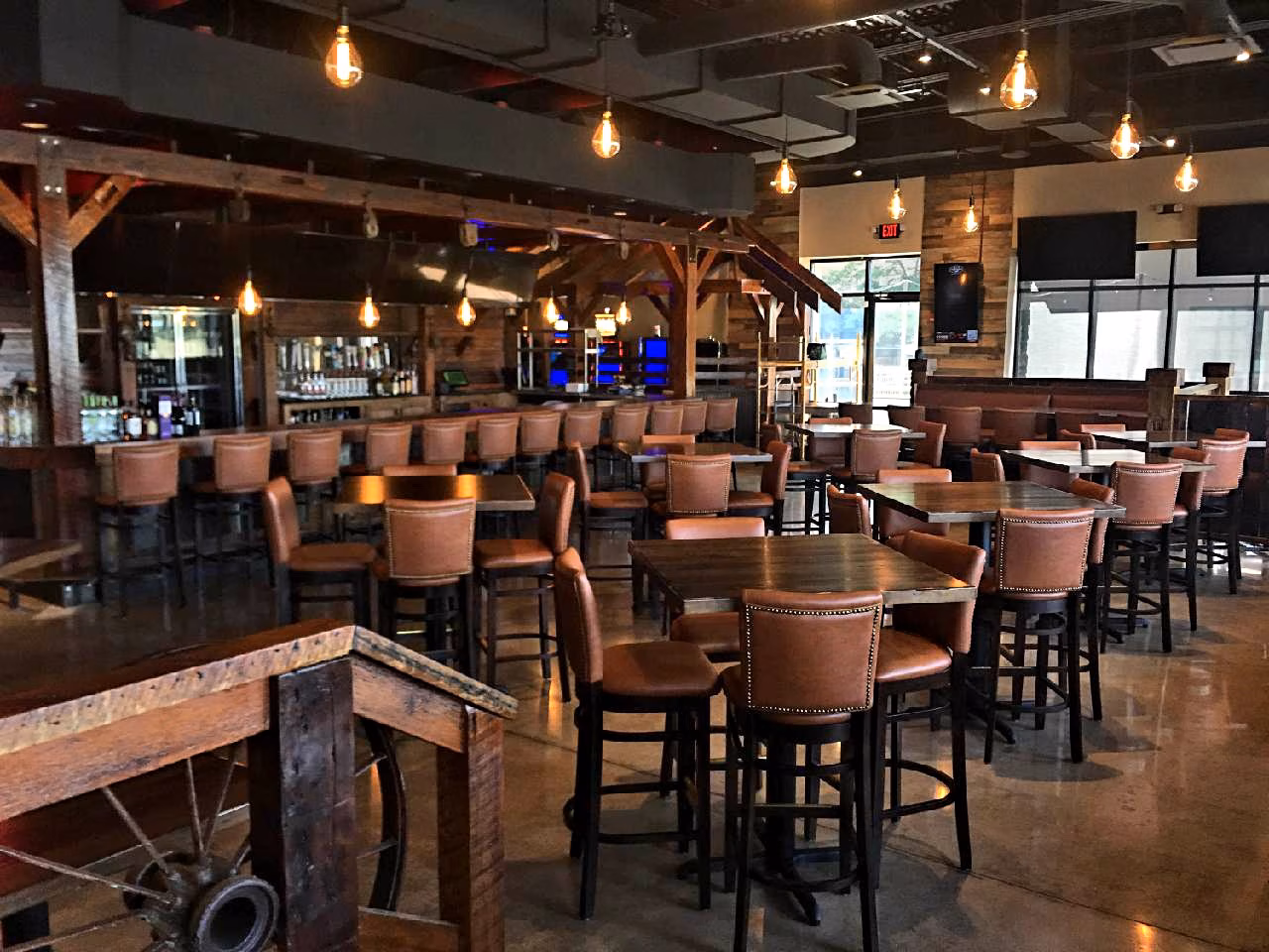Niko's Tavern - Elgin