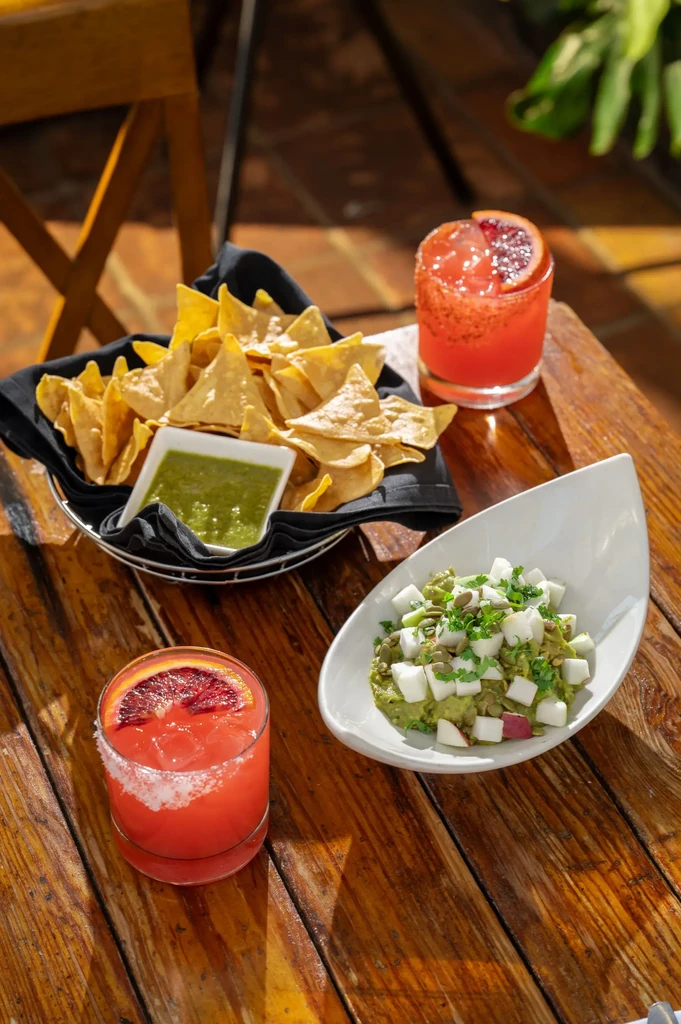 Verde Kitchen & Cocktails