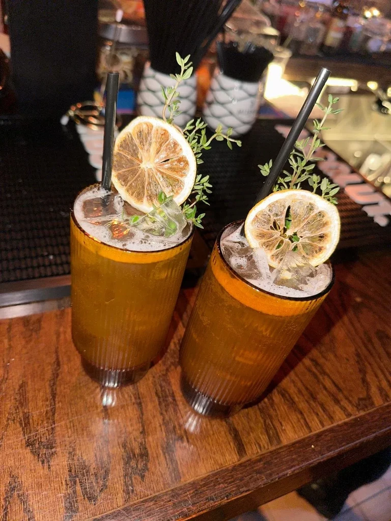 Barrel & Brew Craft Bar, Kitchen & Spirits