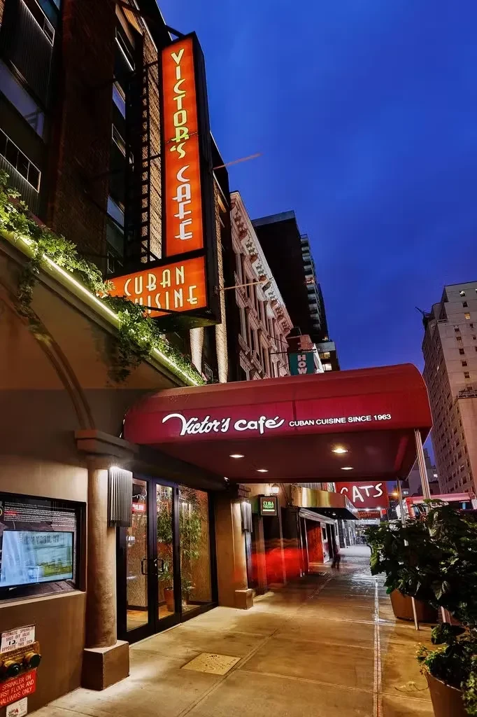 Victor's Cafe